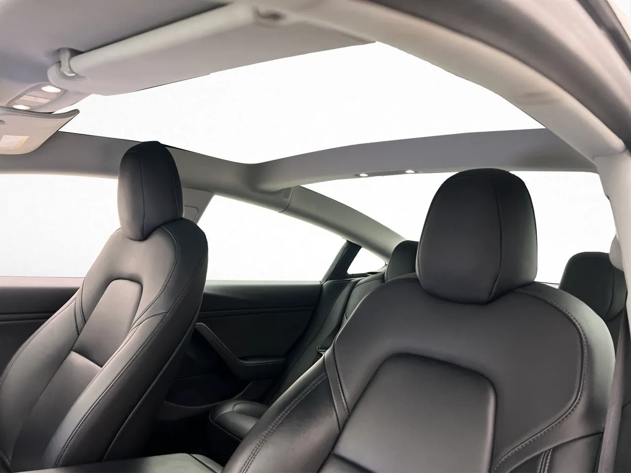 Tesla Model 3 bild 32