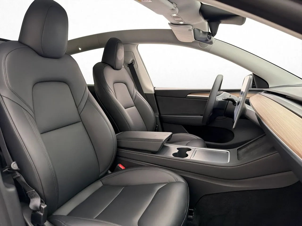 Tesla Model Y bild 27