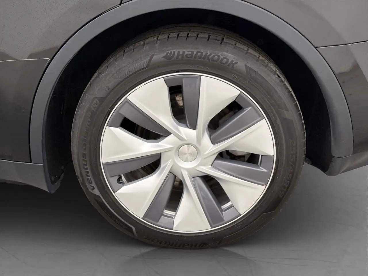 Tesla Model Y bild 35