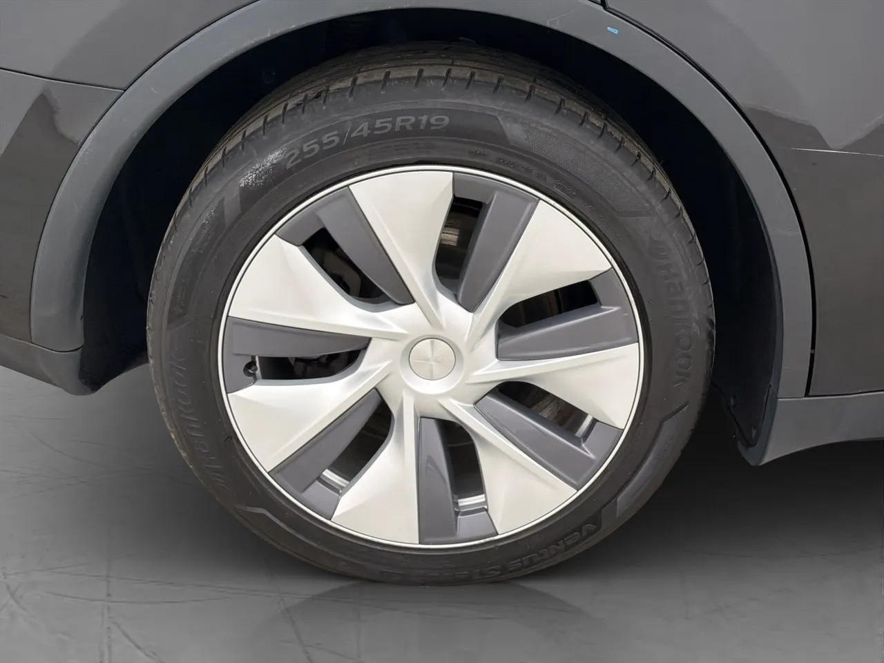 Tesla Model Y bild 36