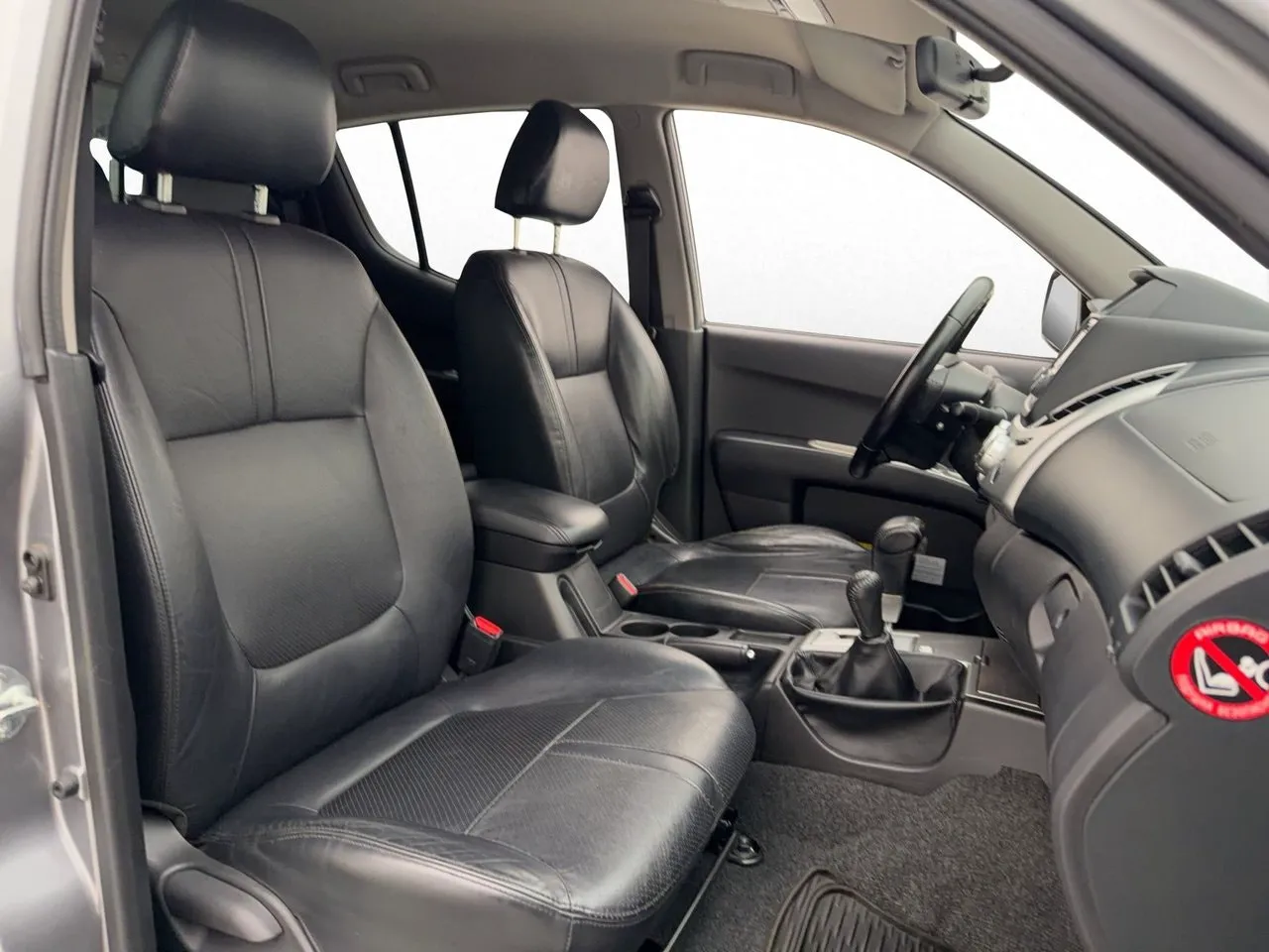 Mitsubishi L200 bild 26