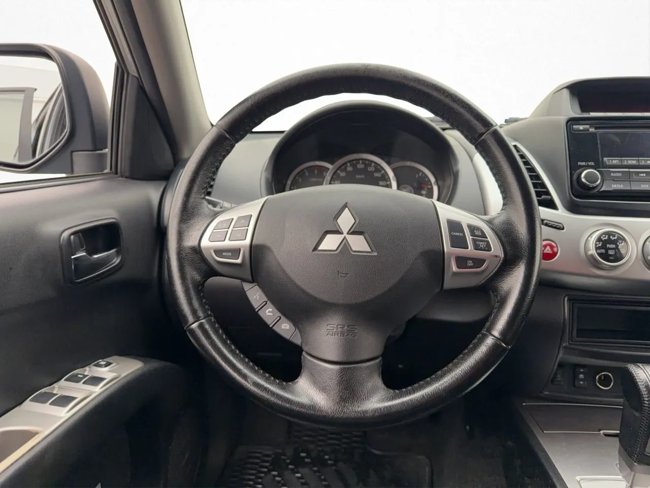 Mitsubishi L200 bild 16
