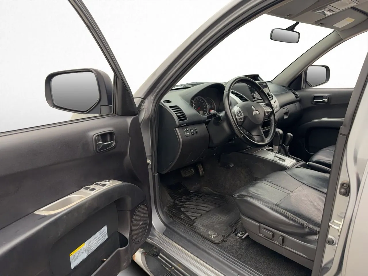 Mitsubishi L200 bild 13