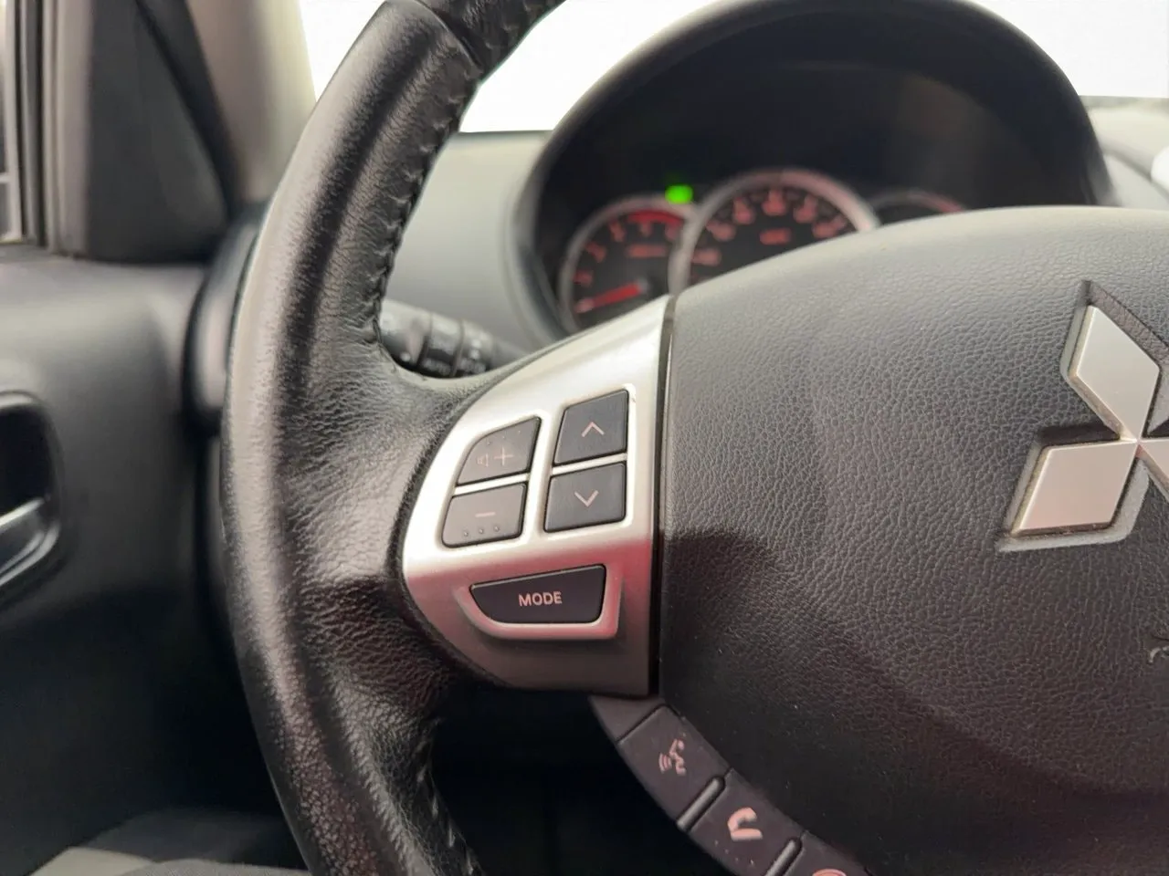 Mitsubishi L200 bild 18