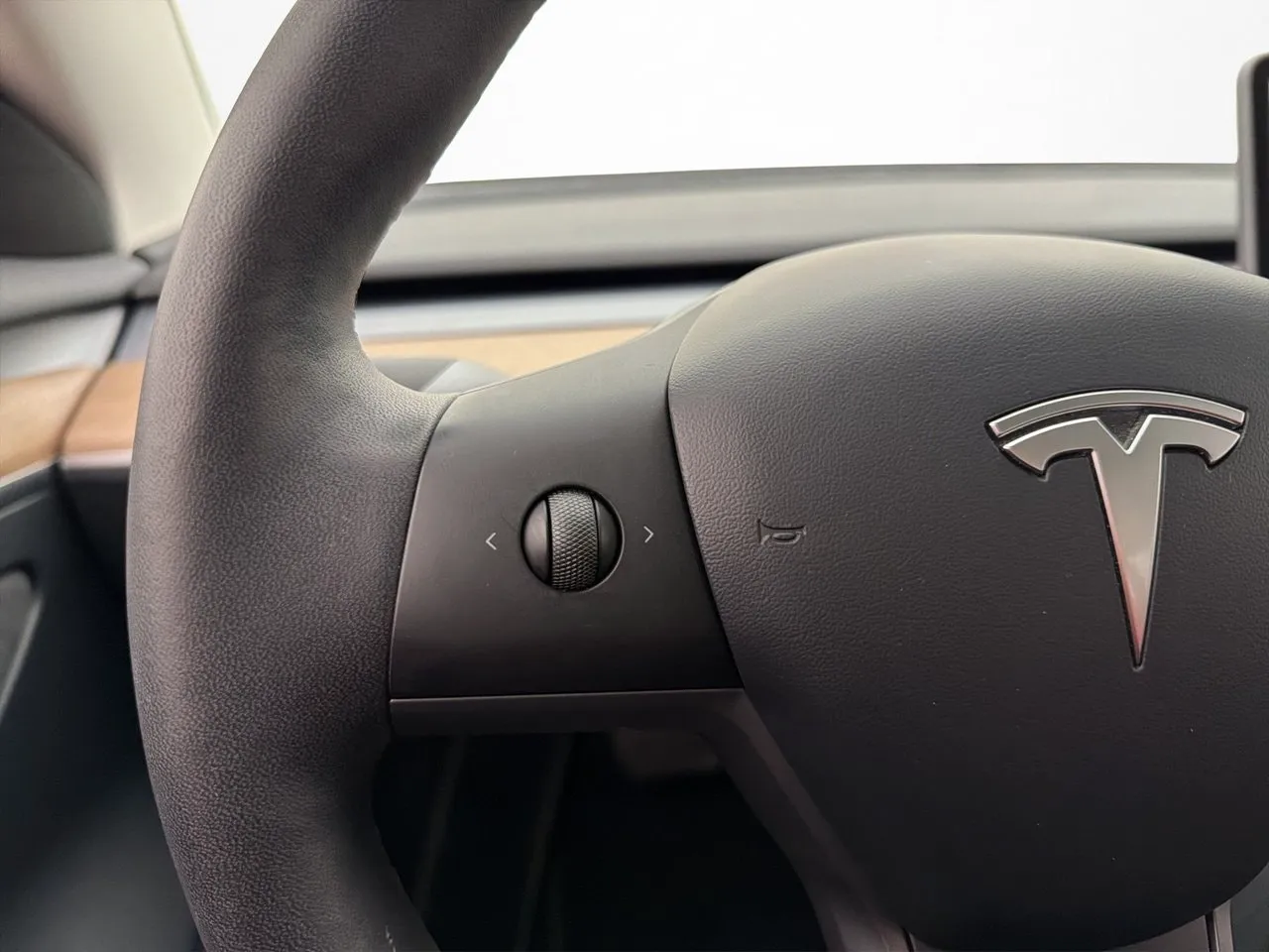 Tesla Model 3 bild 17