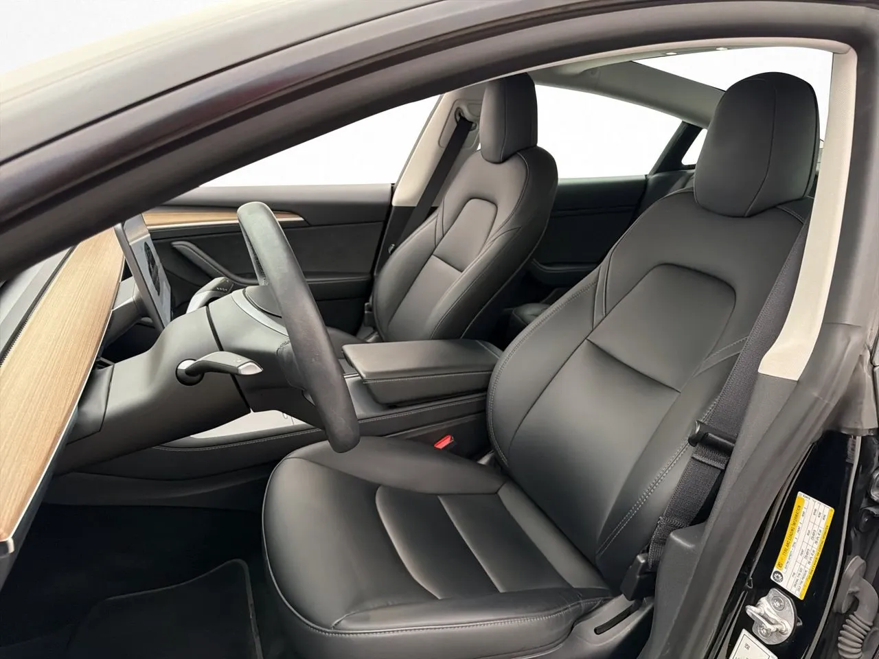 Tesla Model 3 bild 10
