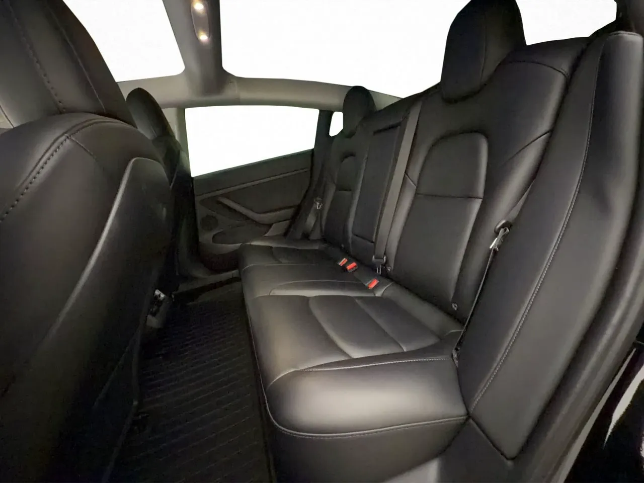 Tesla Model 3 bild 15