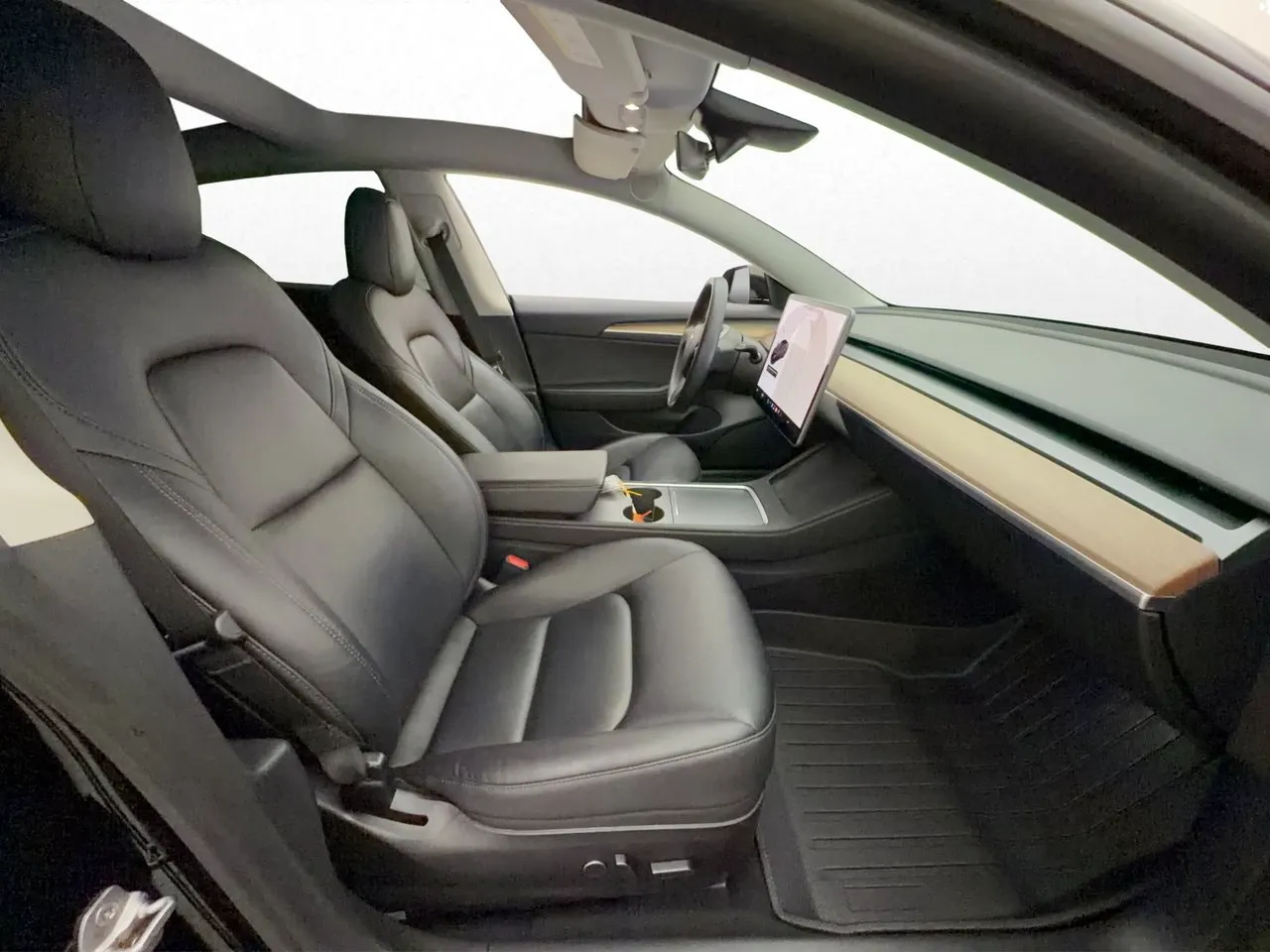 Tesla Model 3 bild 13