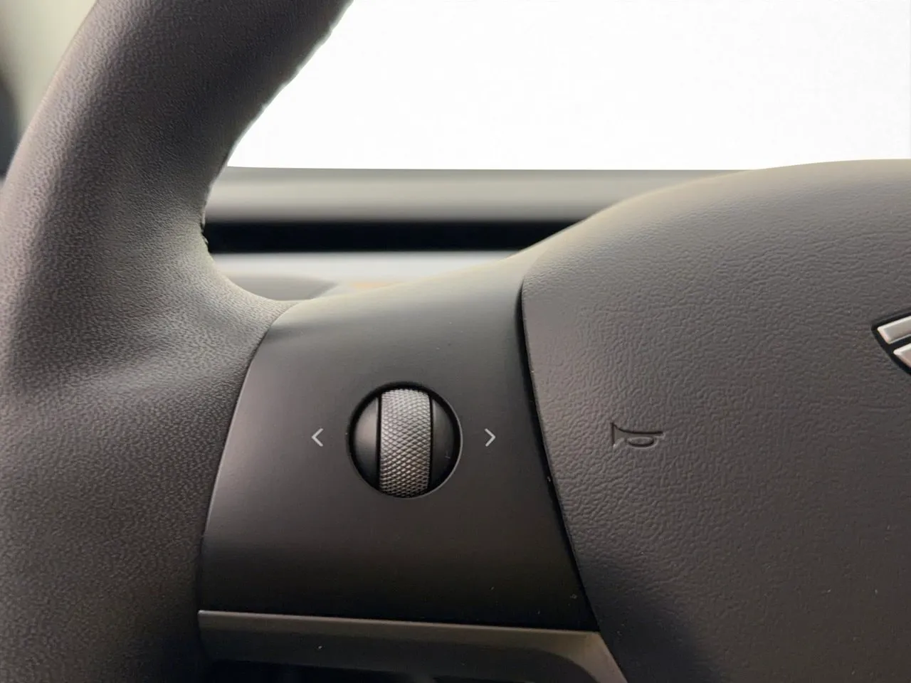 Tesla Model 3 bild 17
