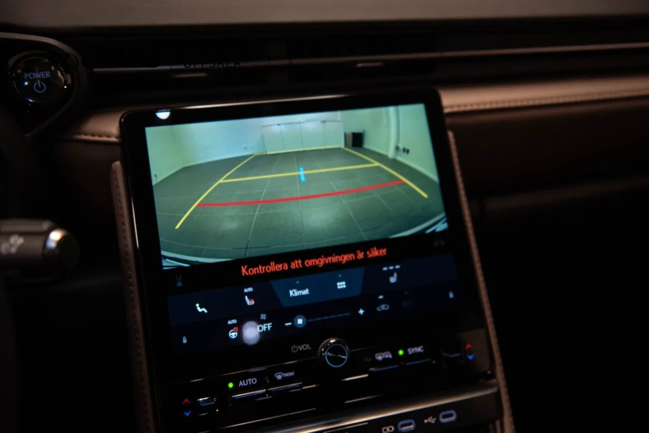 Lexus LBX bild 16