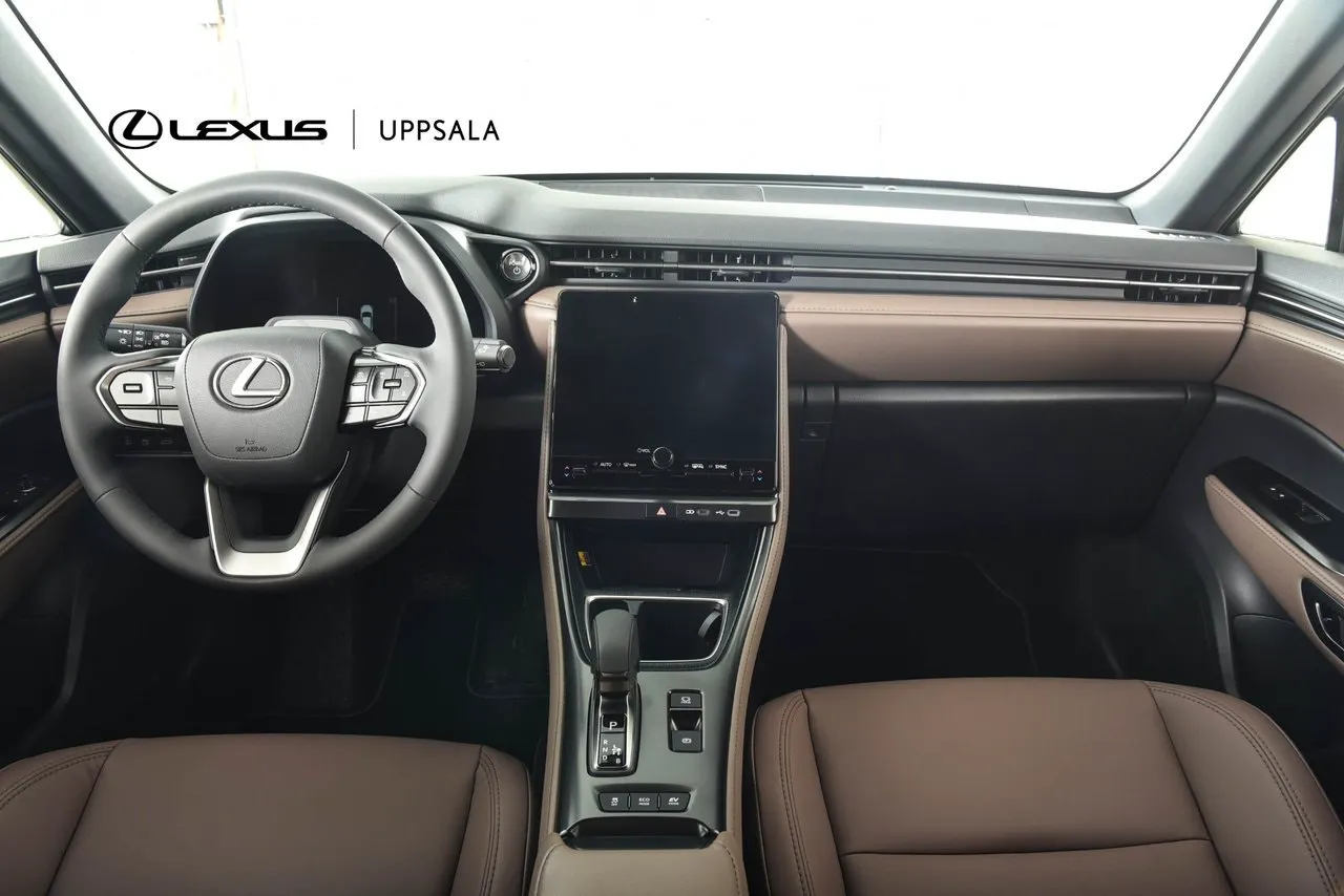 Lexus LBX bild 8