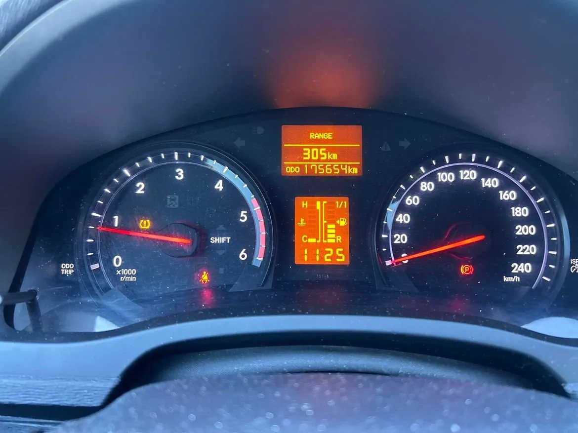 Toyota Avensis bild 12