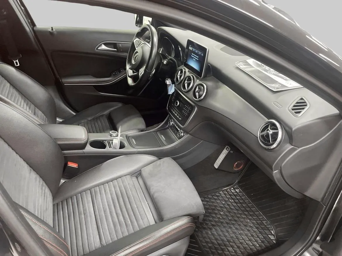 Mercedes GLA220 bild 9