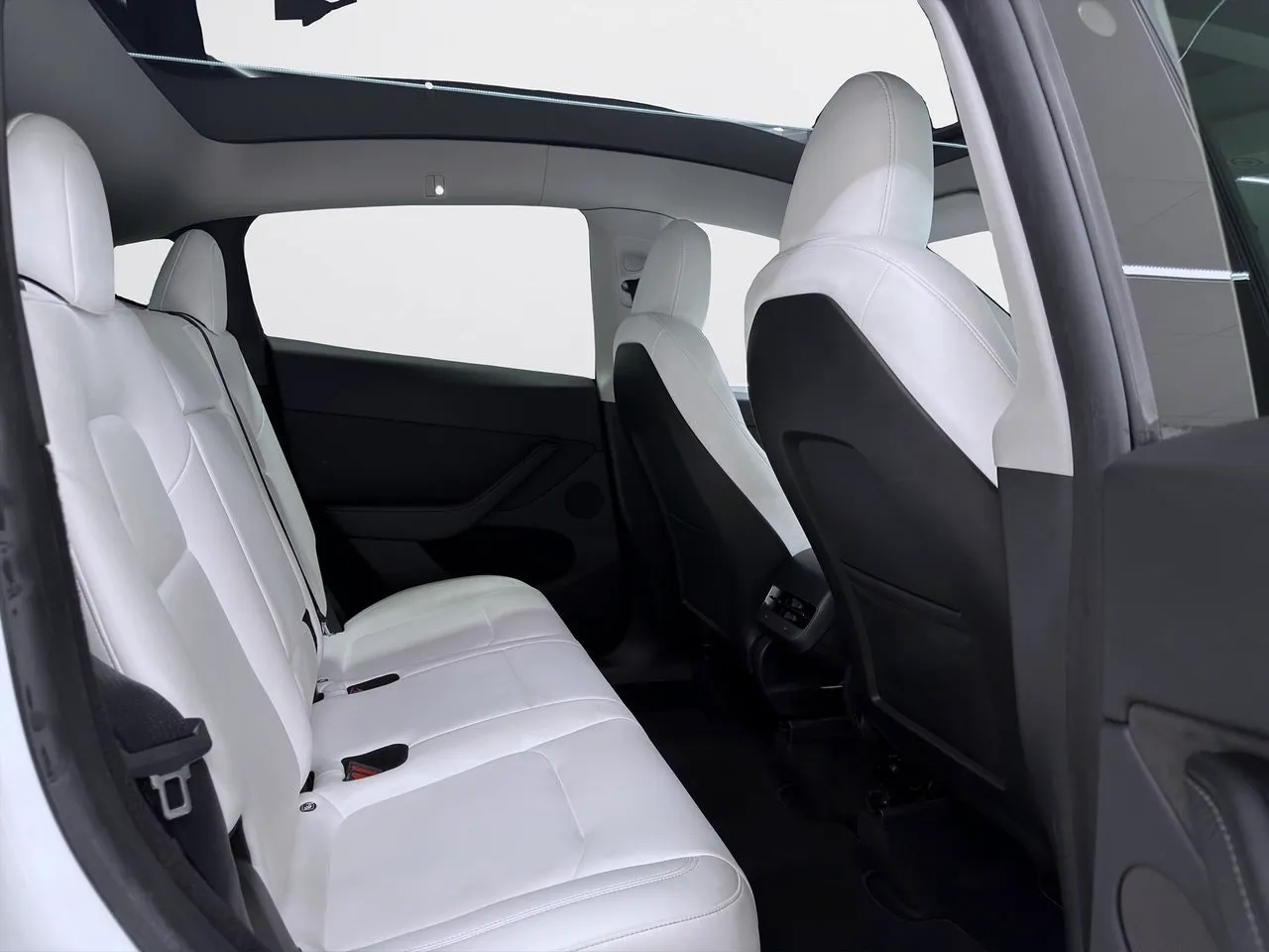 Tesla Model Y bild 10