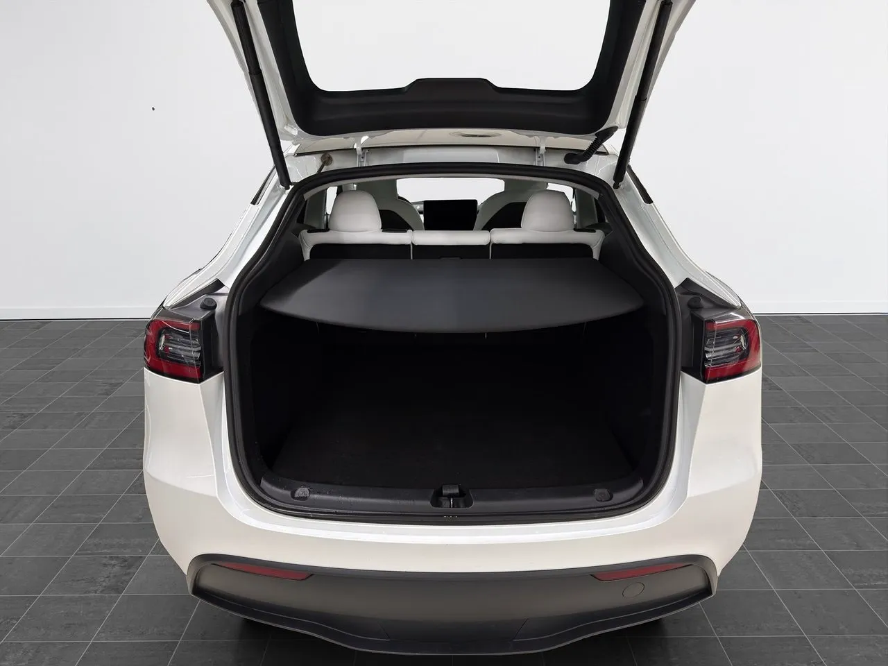 Tesla Model Y bild 9