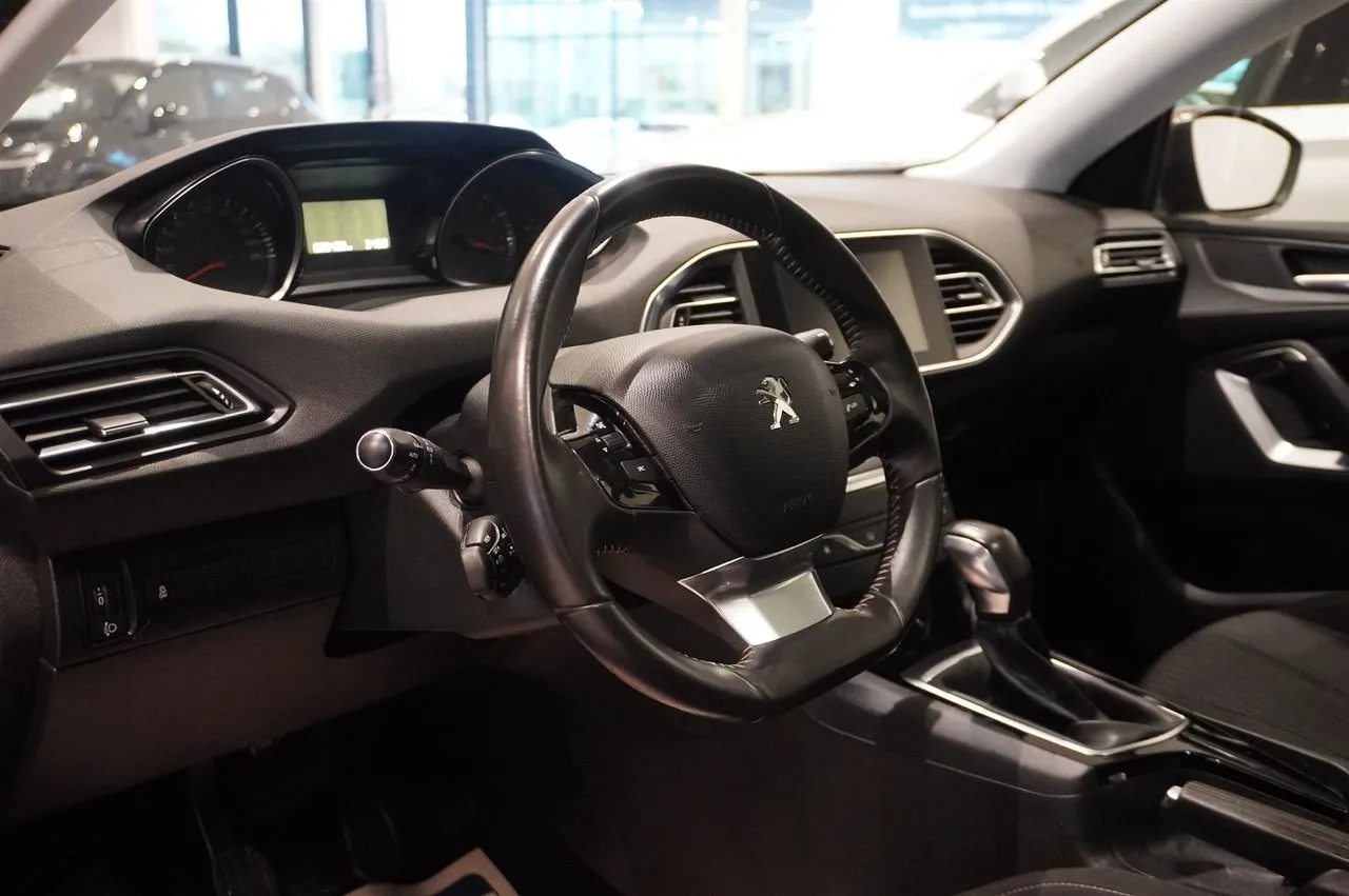 Peugeot 308 bild 2