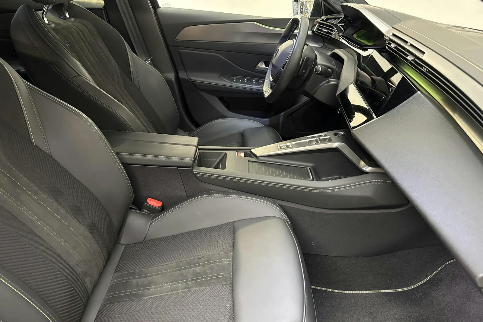 Peugeot 408 bild 7
