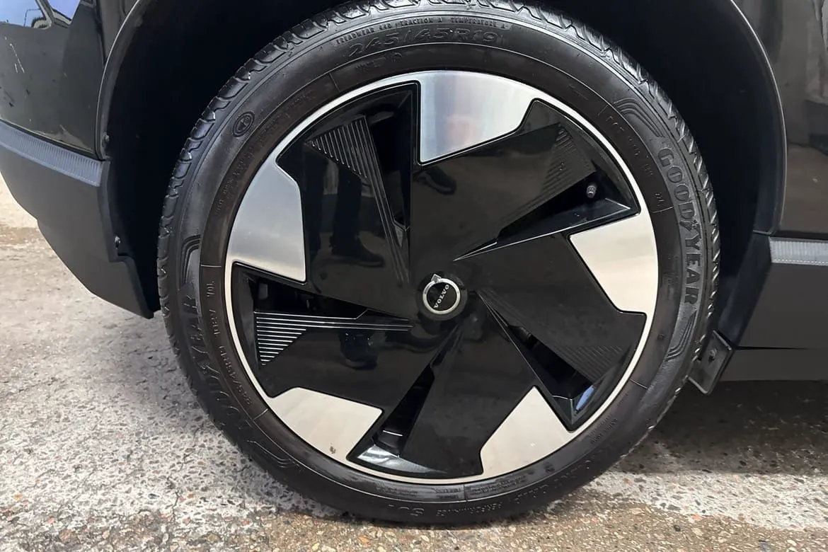 Volvo EX30 bild 16