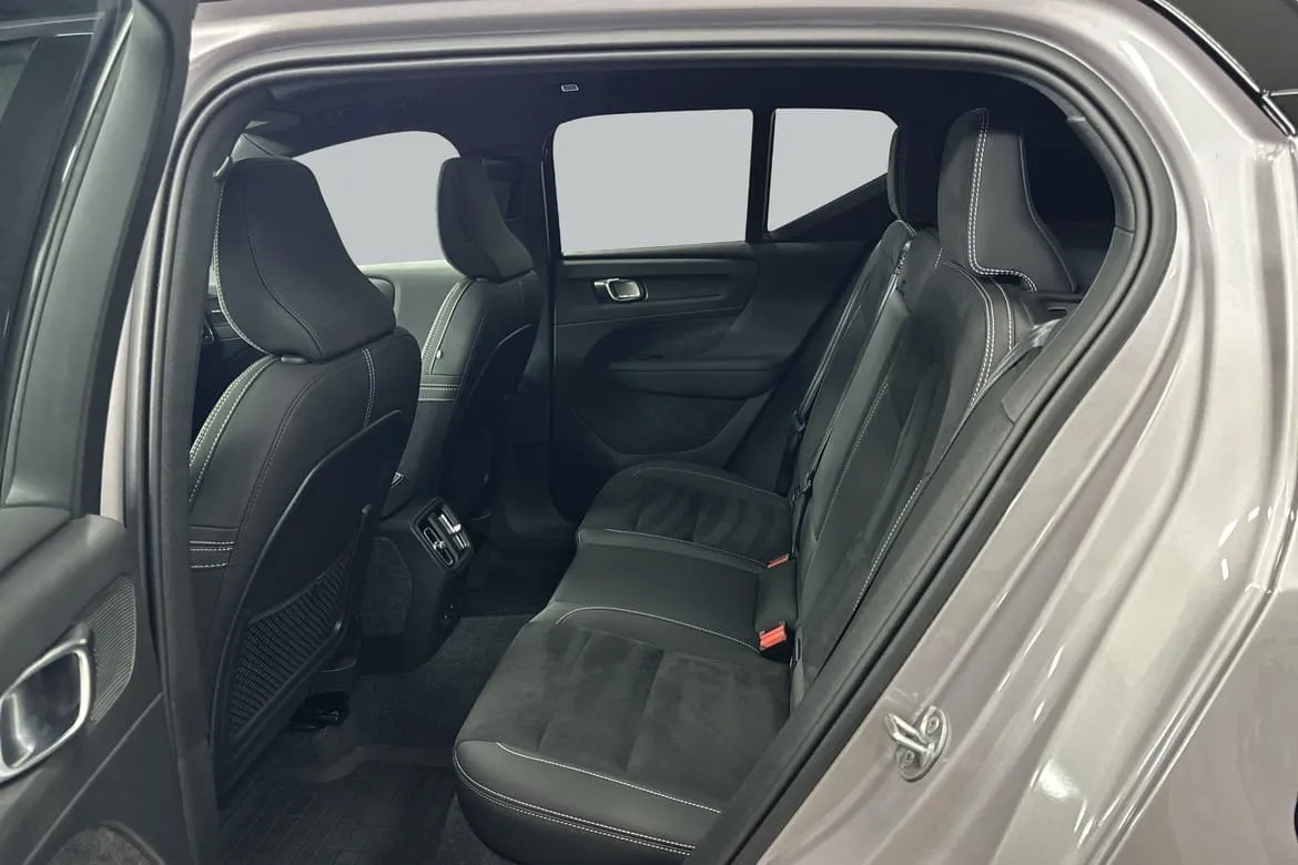 Volvo EX40 bild 7