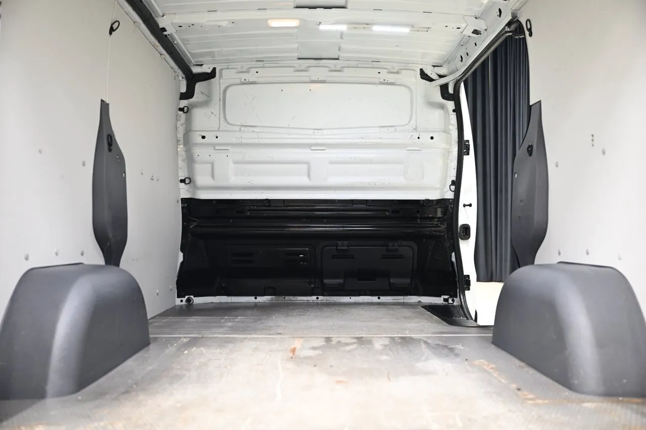 Nissan NV300 bild 11
