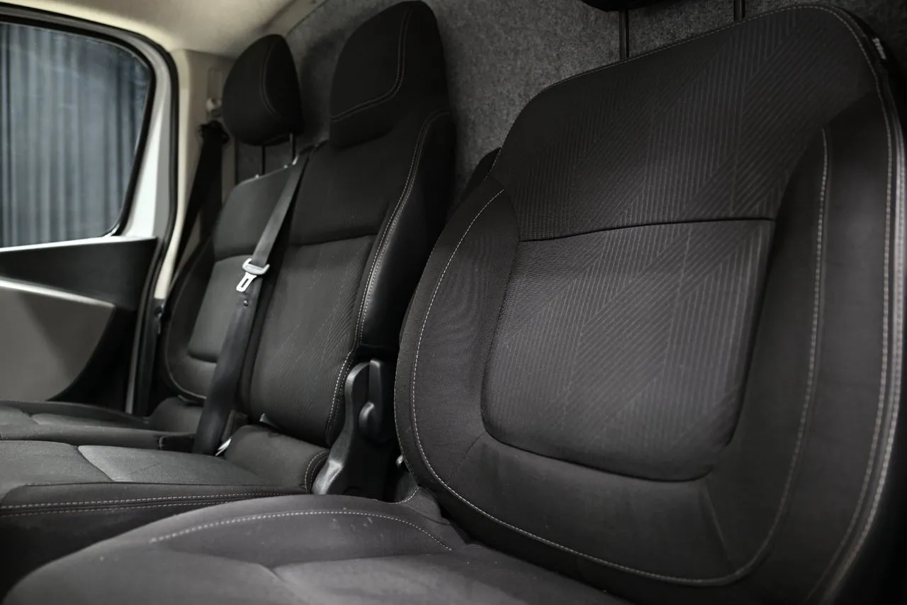 Nissan NV300 bild 17
