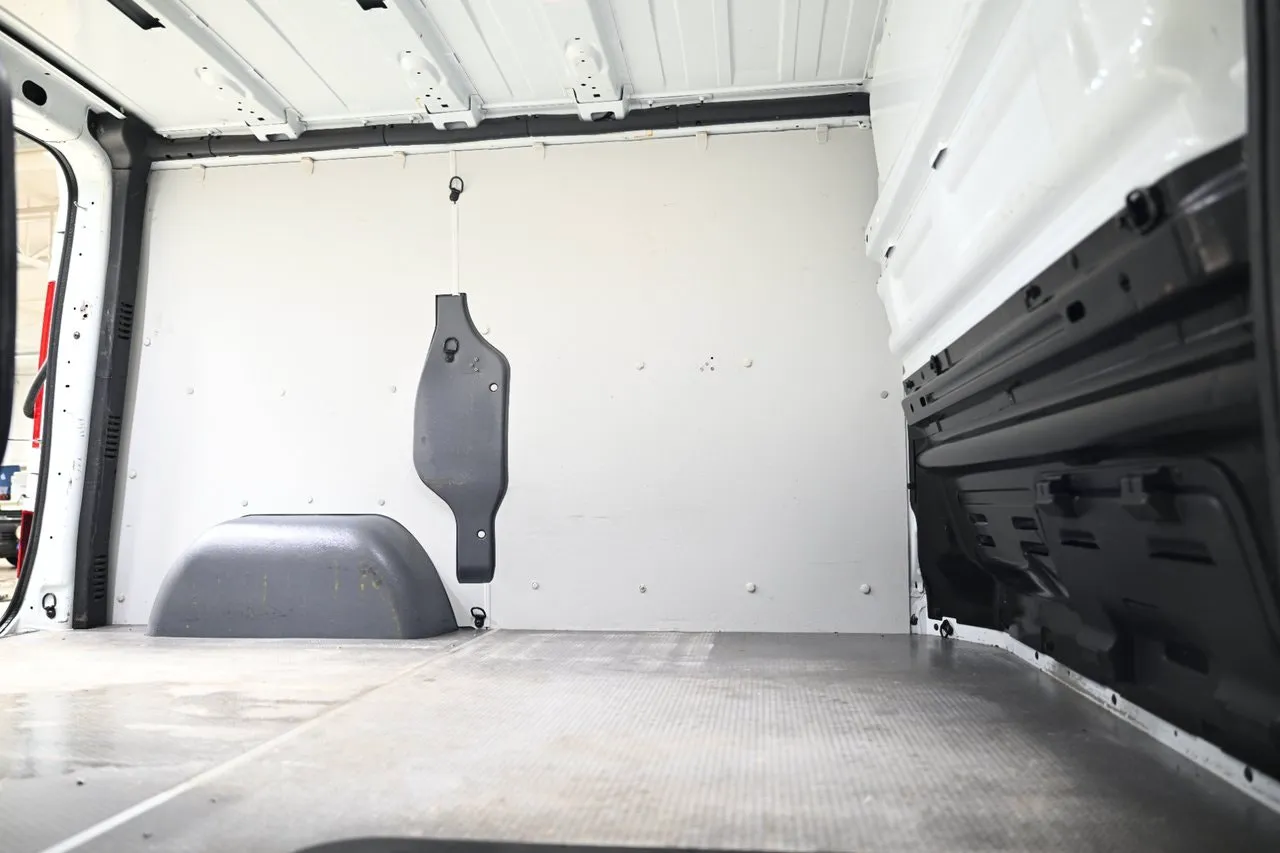 Nissan NV300 bild 12