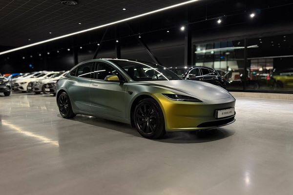 Tesla Model 3 Long Range AWD Premium / Leasbar / 1 ägare - 2024