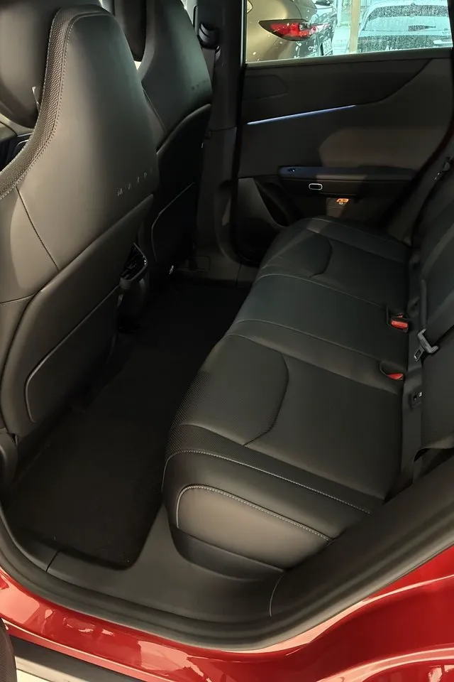 Mazda CX-6e bild 7