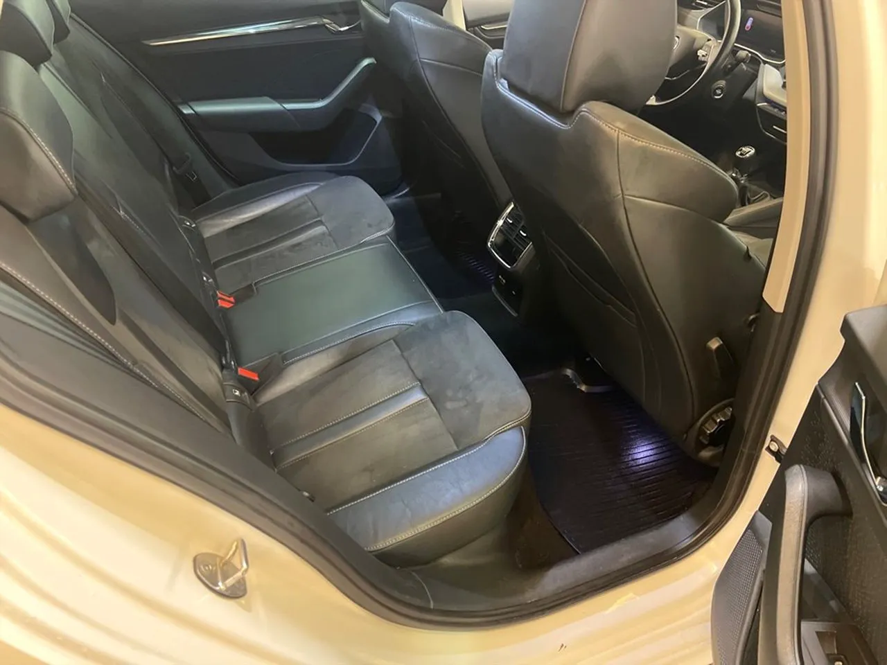 Skoda Octavia bild 8