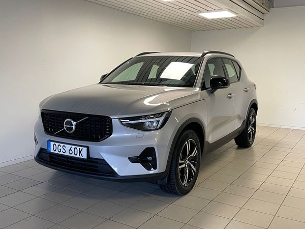 Volvo XC40 B4 FWD Bensin Plus Dark - 2025