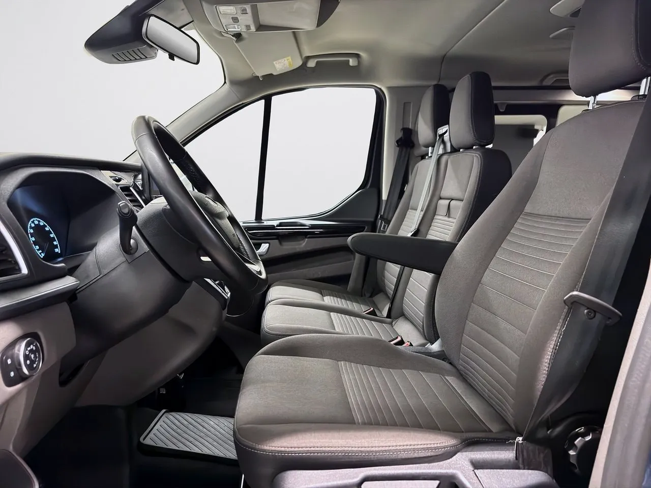 Ford Tourneo Custom bild 12