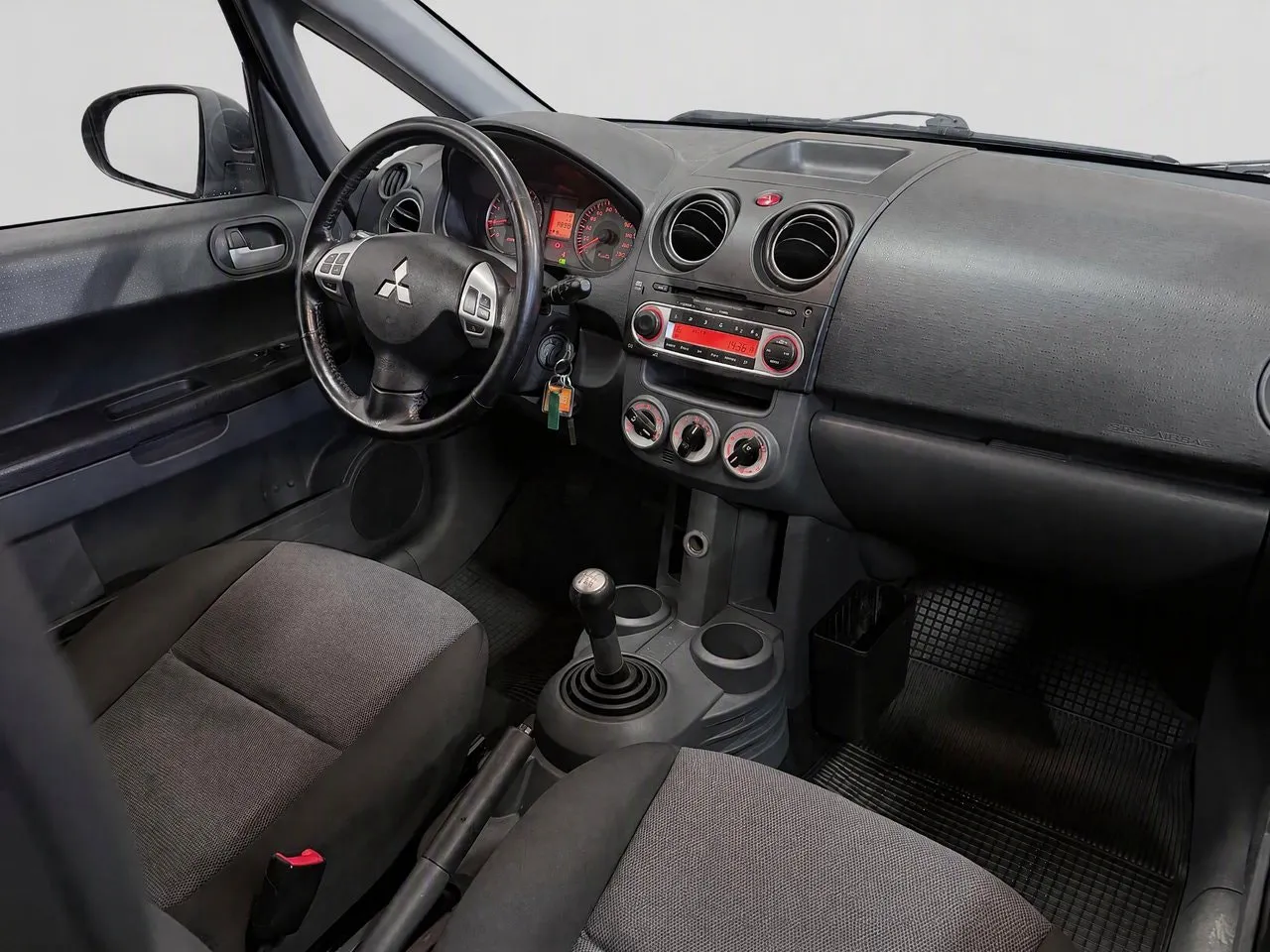 Mitsubishi Colt bild 8