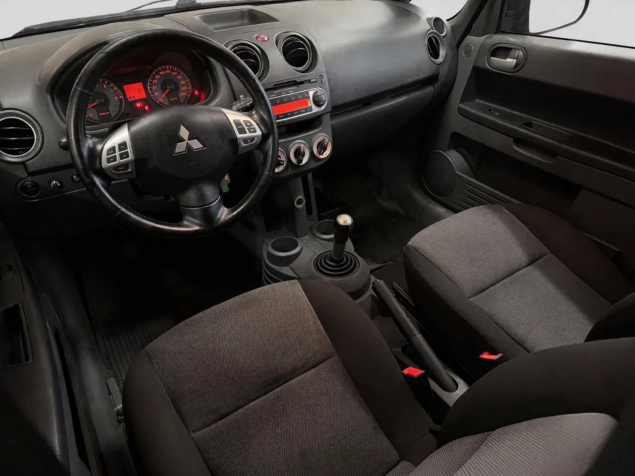Mitsubishi Colt bild 10