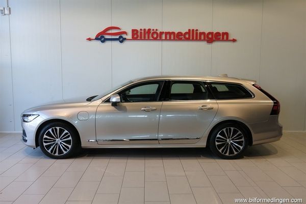 Volvo V90 T6 AWD PHEV 350hk Skinn Drag V-Hjul Core Edition - 2024