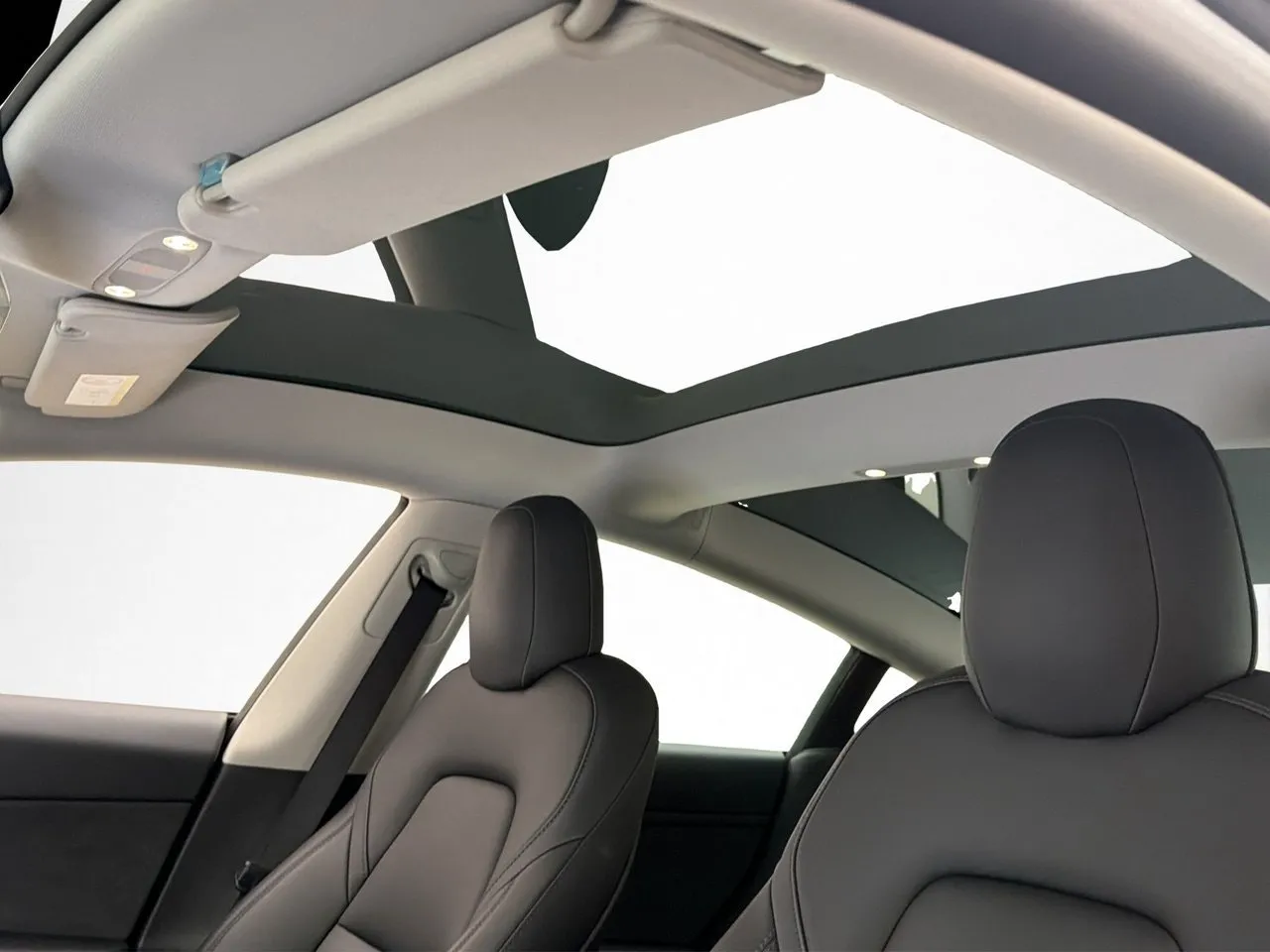 Tesla Model 3 bild 14
