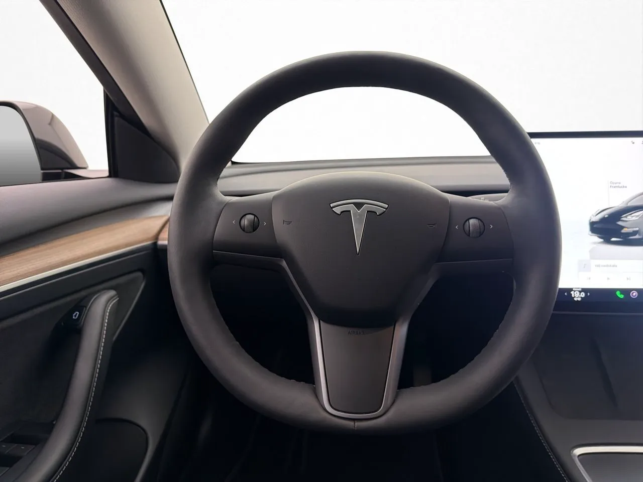 Tesla Model 3 bild 17