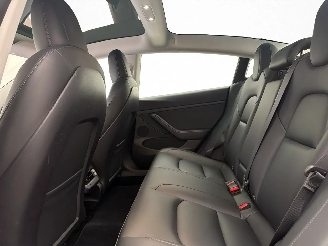 Tesla Model 3 bild 15
