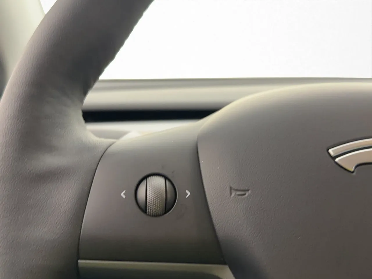 Tesla Model Y bild 31