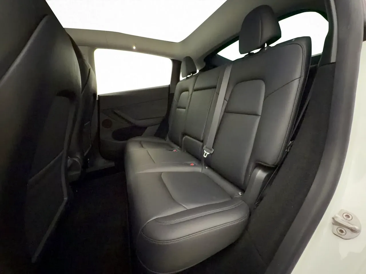 Tesla Model Y bild 15