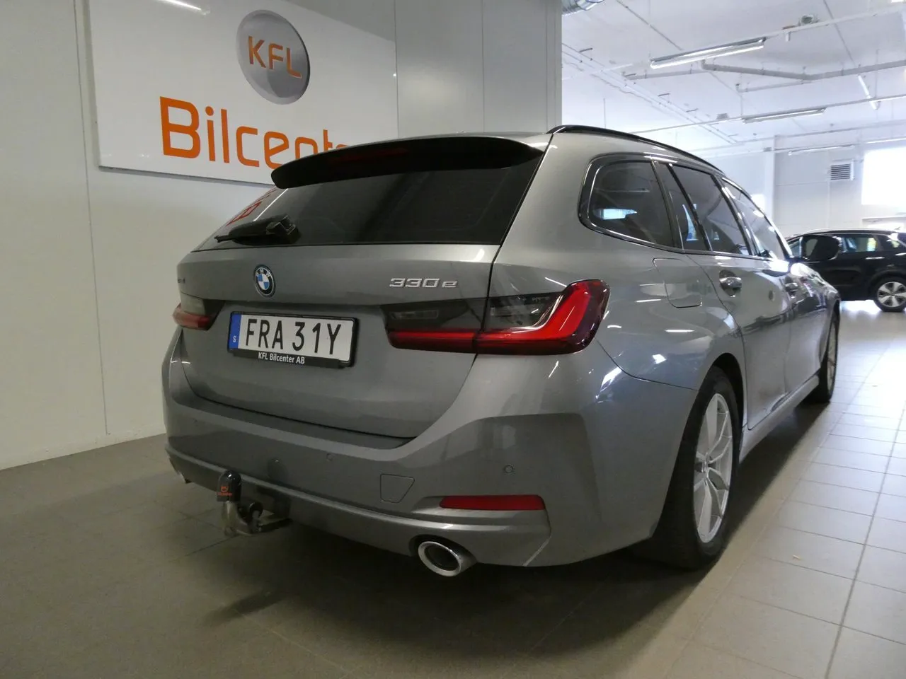 BMW 330 bild 9