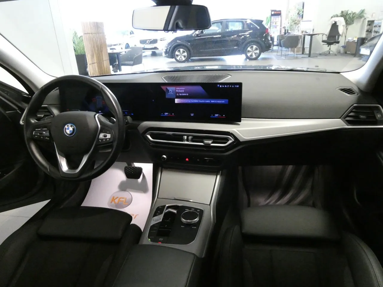 BMW 330 bild 18