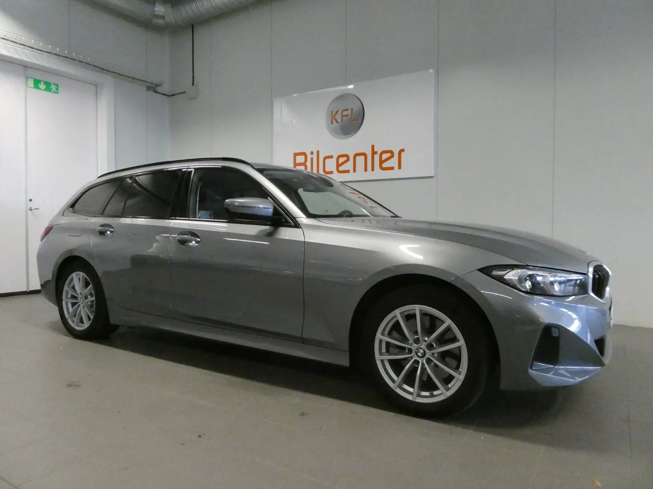 BMW 330 bild 6