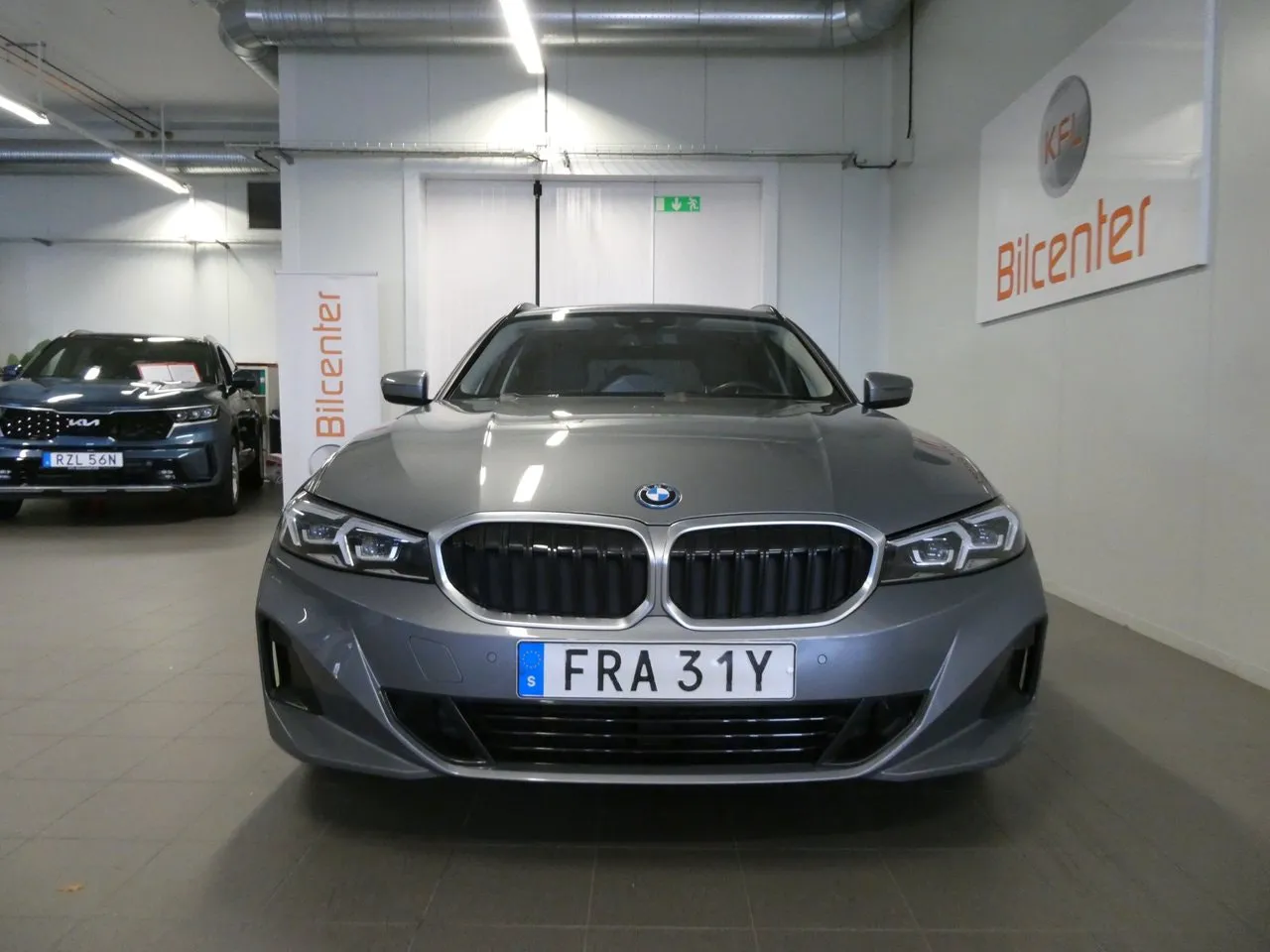 BMW 330 bild 16