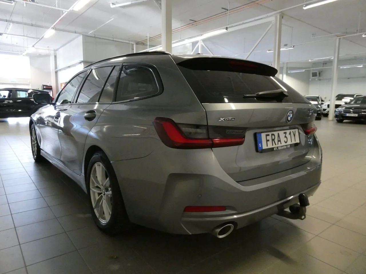 BMW 330 bild 12