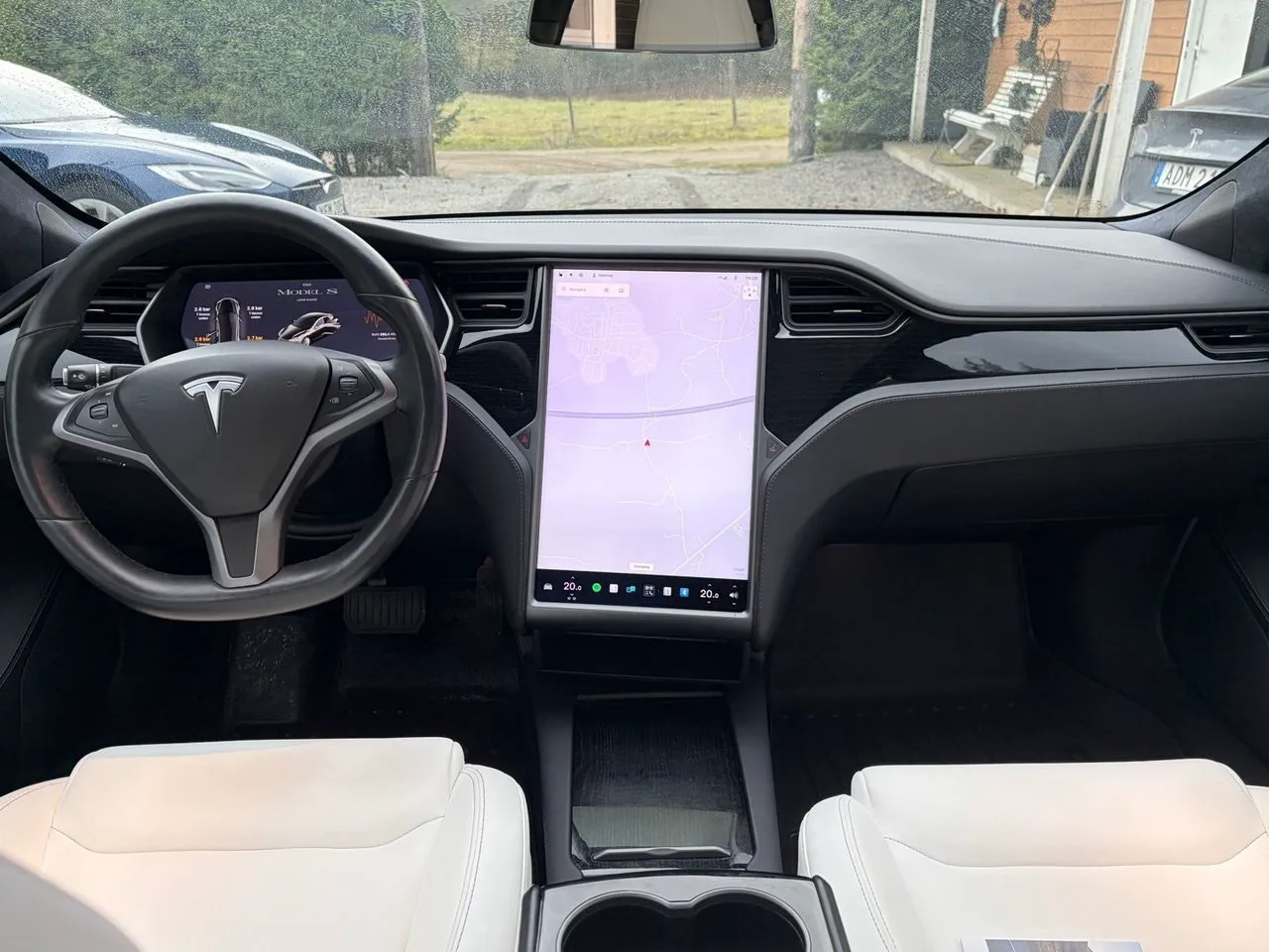 Tesla Model S bild 15
