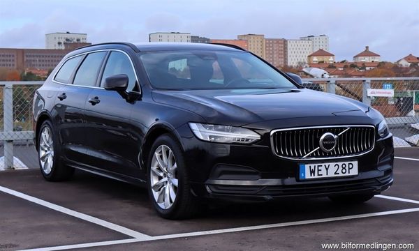 Volvo V90 B4 197hk Momentum Adv Edt S/V-hjul Läder - 2022