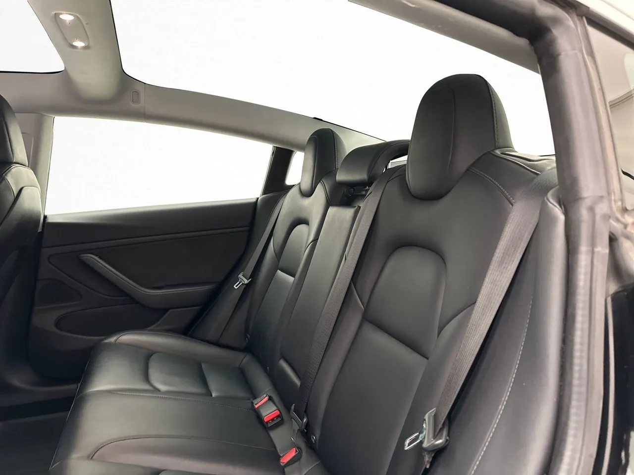 Tesla Model 3 bild 30