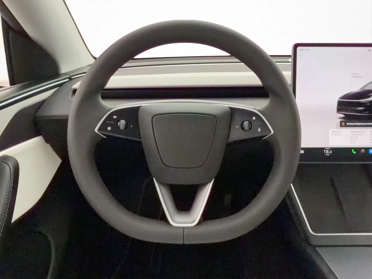Tesla Model Y bild 17