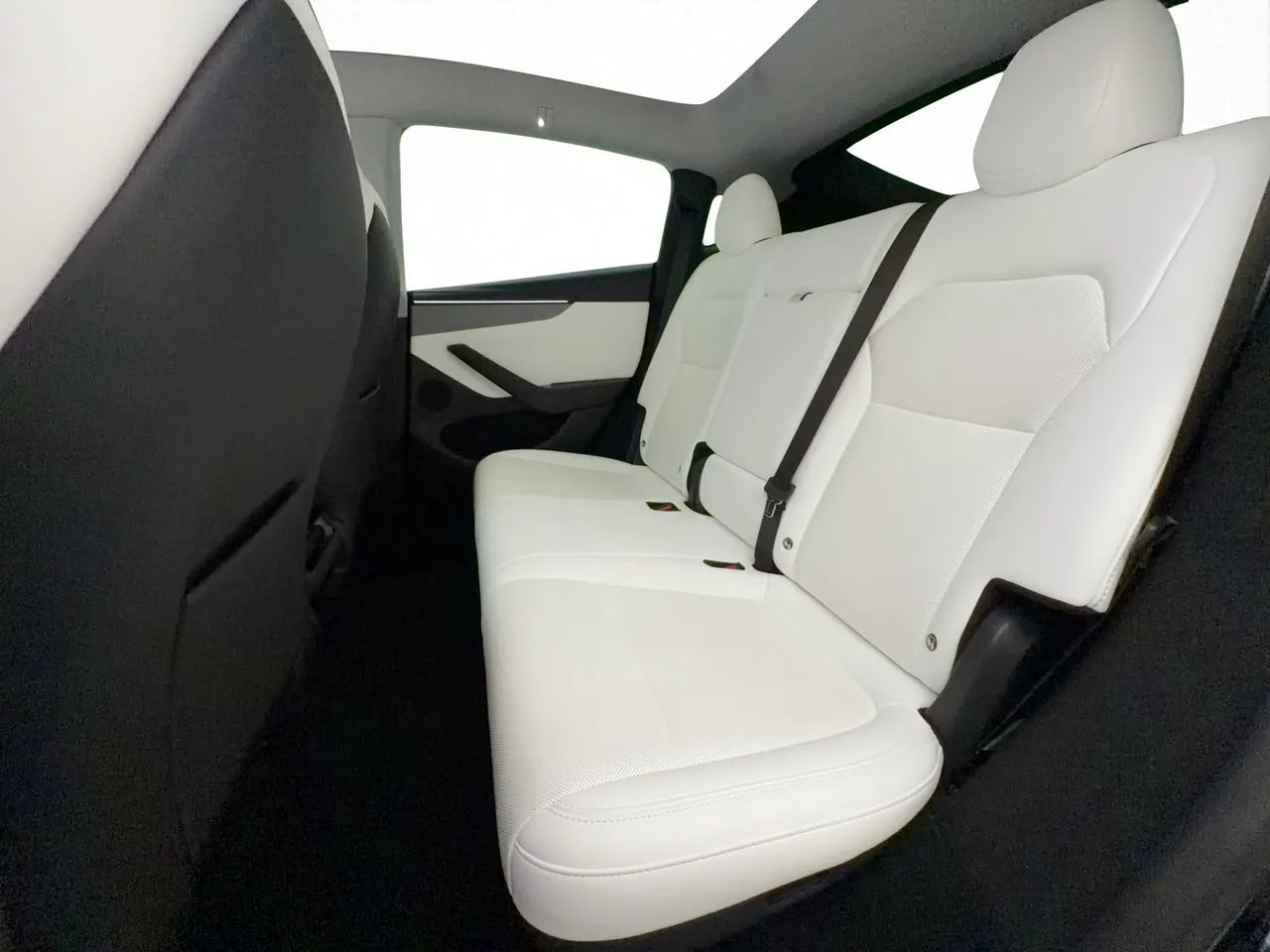 Tesla Model Y bild 30
