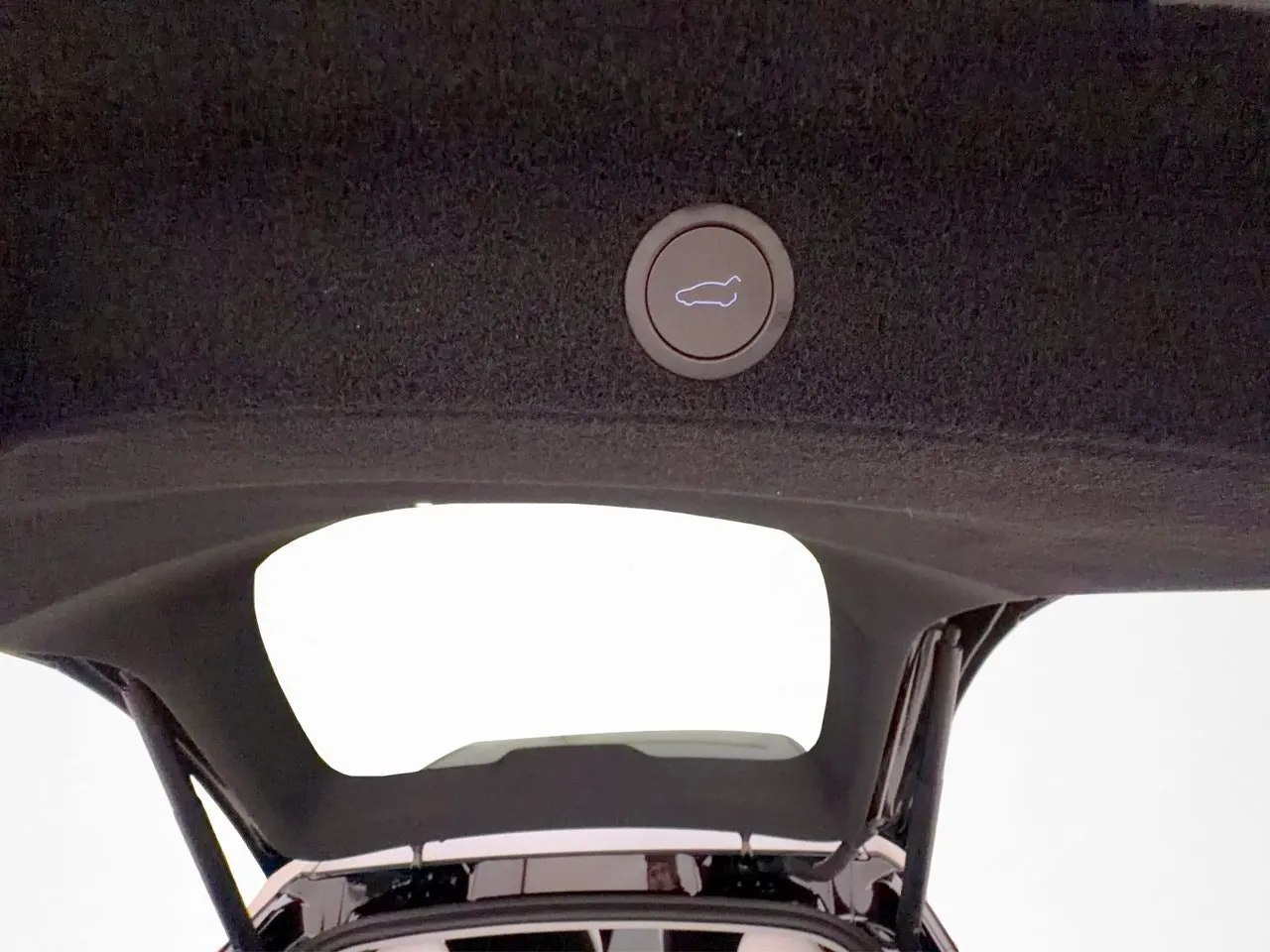 Tesla Model Y bild 32